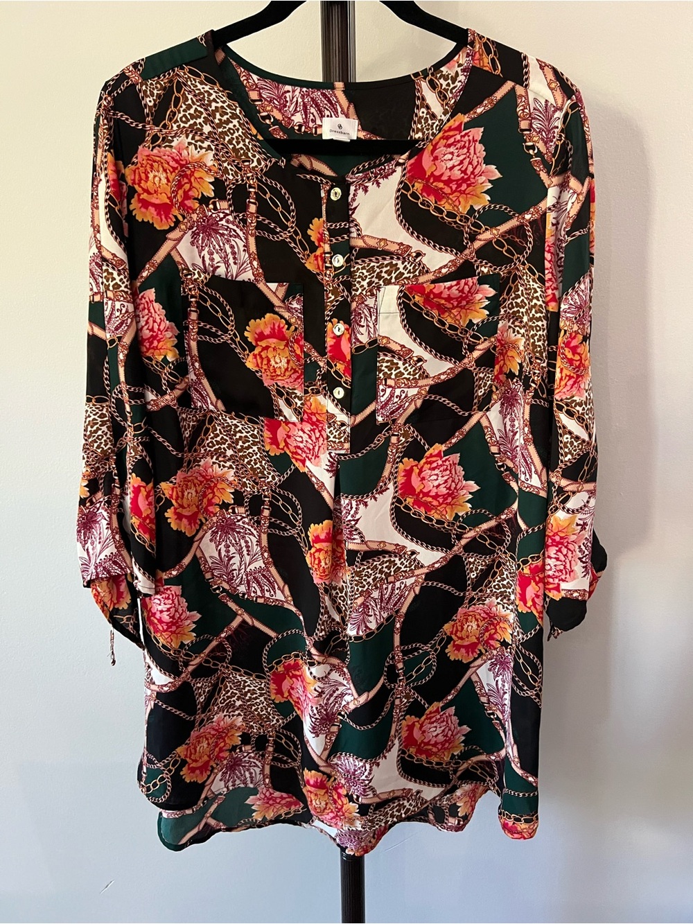 Dress Barn Floral Chain Print Tunic Top in Black/ Red/ Orange
